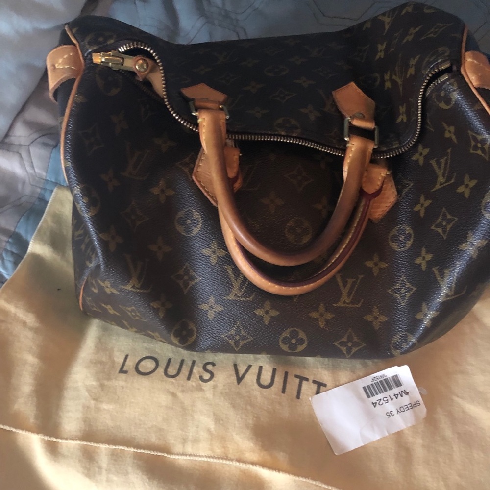 In great condition - still has dust bag